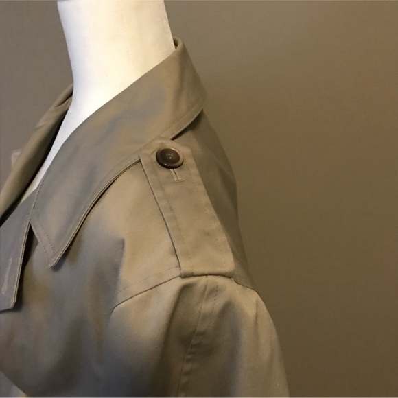 Pierre Cardin trench coat! Plaid interior. - Picture 9 of 14